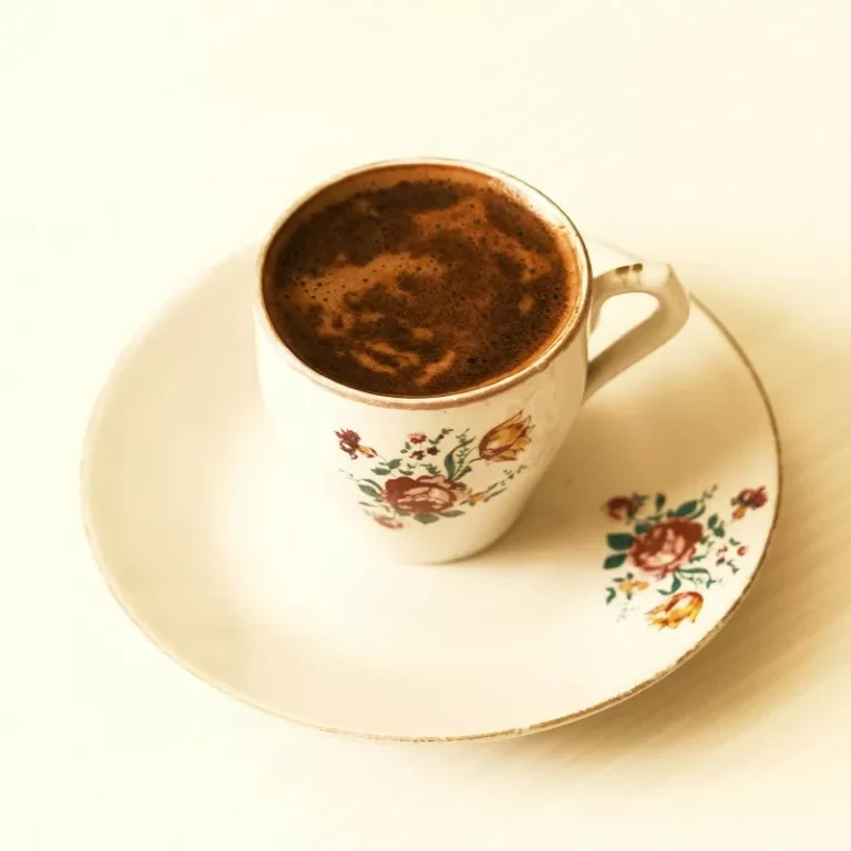Mocha and macchiato coffee: cooking secrets from a professional barista